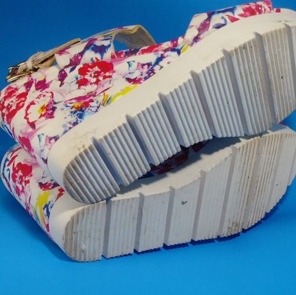 Juicy couture wedges - Picture 12 of 16